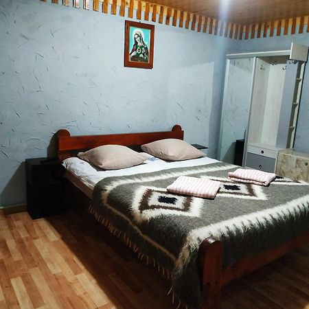 V Ulyanu Hotel Yaremche Luaran gambar